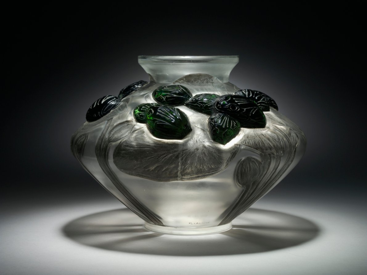Frogs and Lily Pads (Grenouilles et Nénuphars) Vase by René Lalique