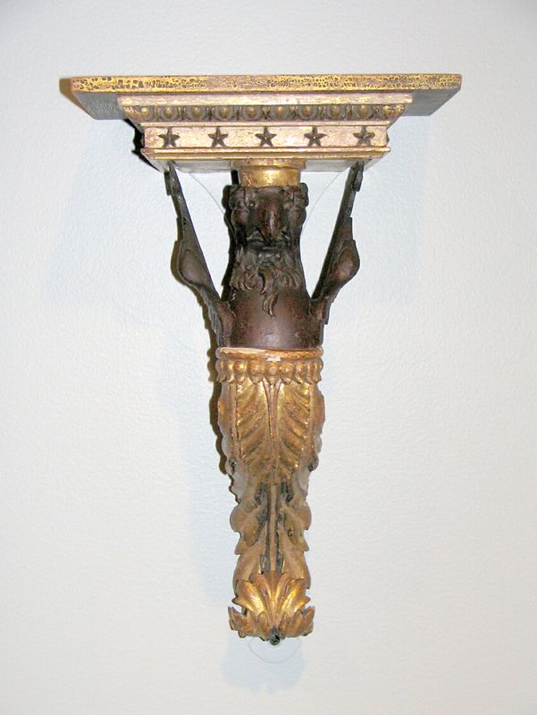 Wall Bracket with Griffin